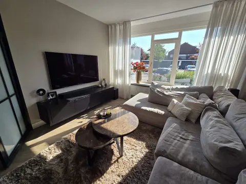 Maison d'angle Laan van het Kwekebos 42, Emmerhout, Emmen - À louer