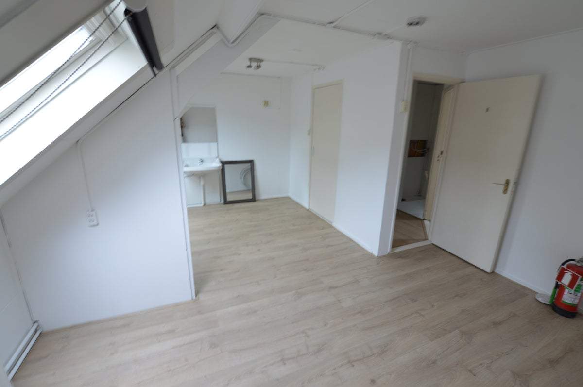 Bild 2 von 6