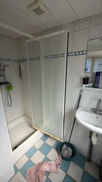 Image 4 of 10