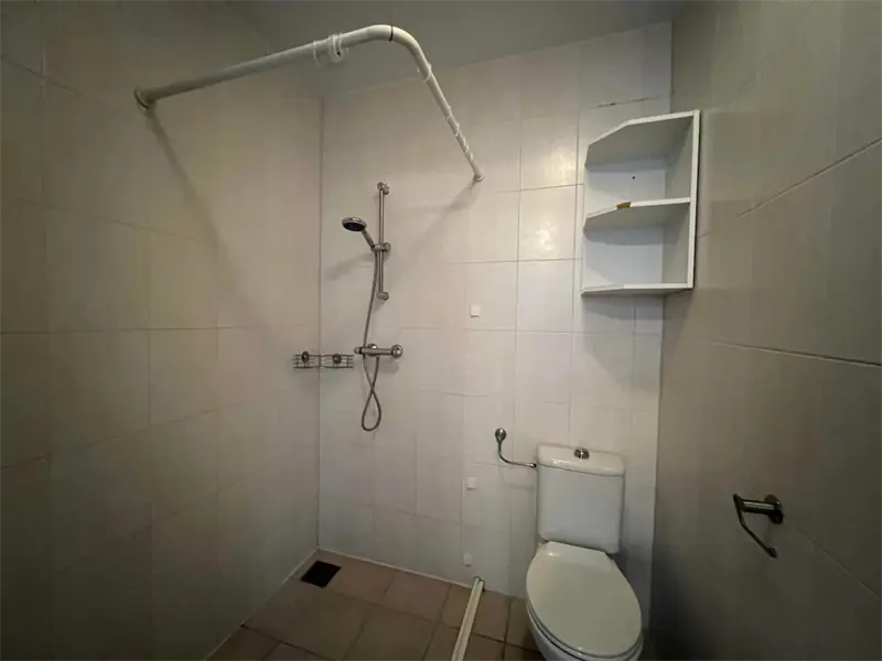 Image 4 of 5