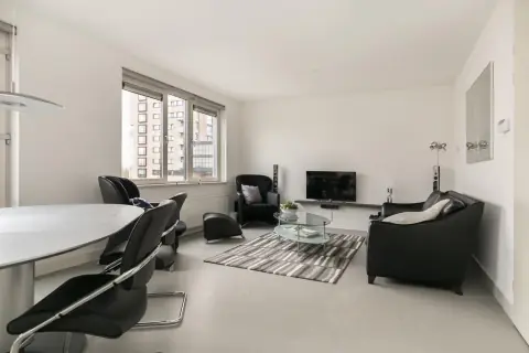 Flat Avenue Carré 43, Barendrecht - Te Huur