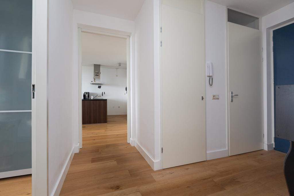 Image 24 of 28