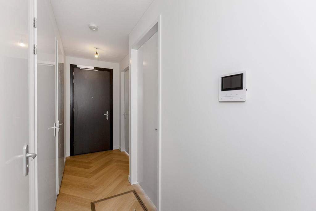 Image 20 of 32