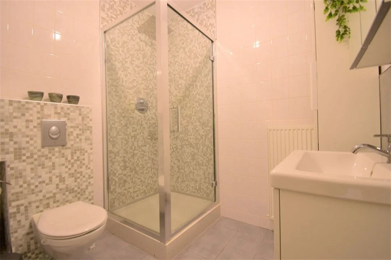 Image 6 of 6