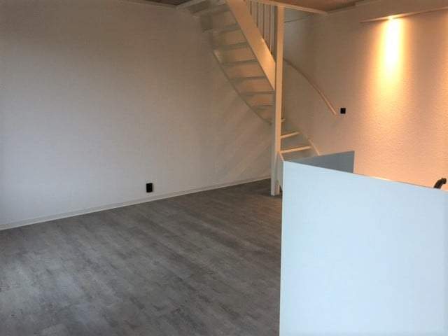 Image 3 of 12