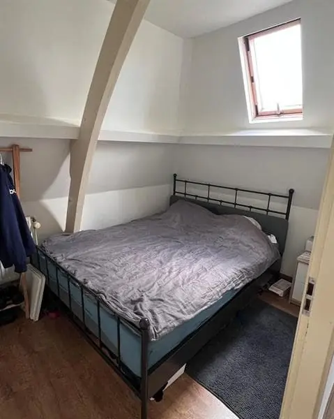 Image 4 of 9