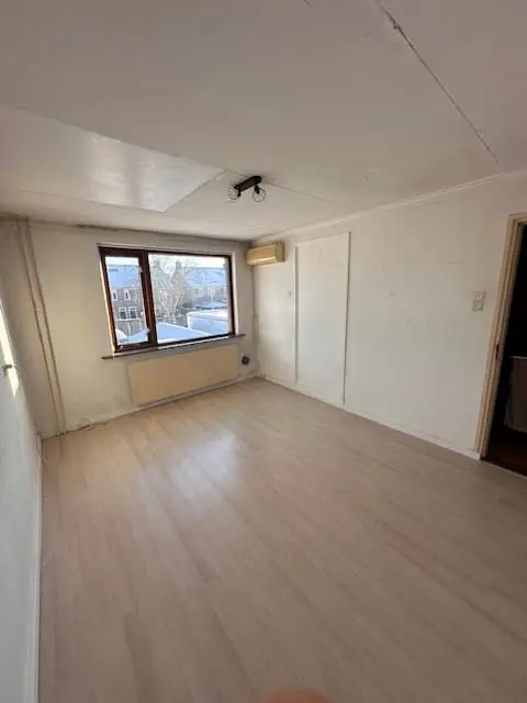 Image 7 of 7