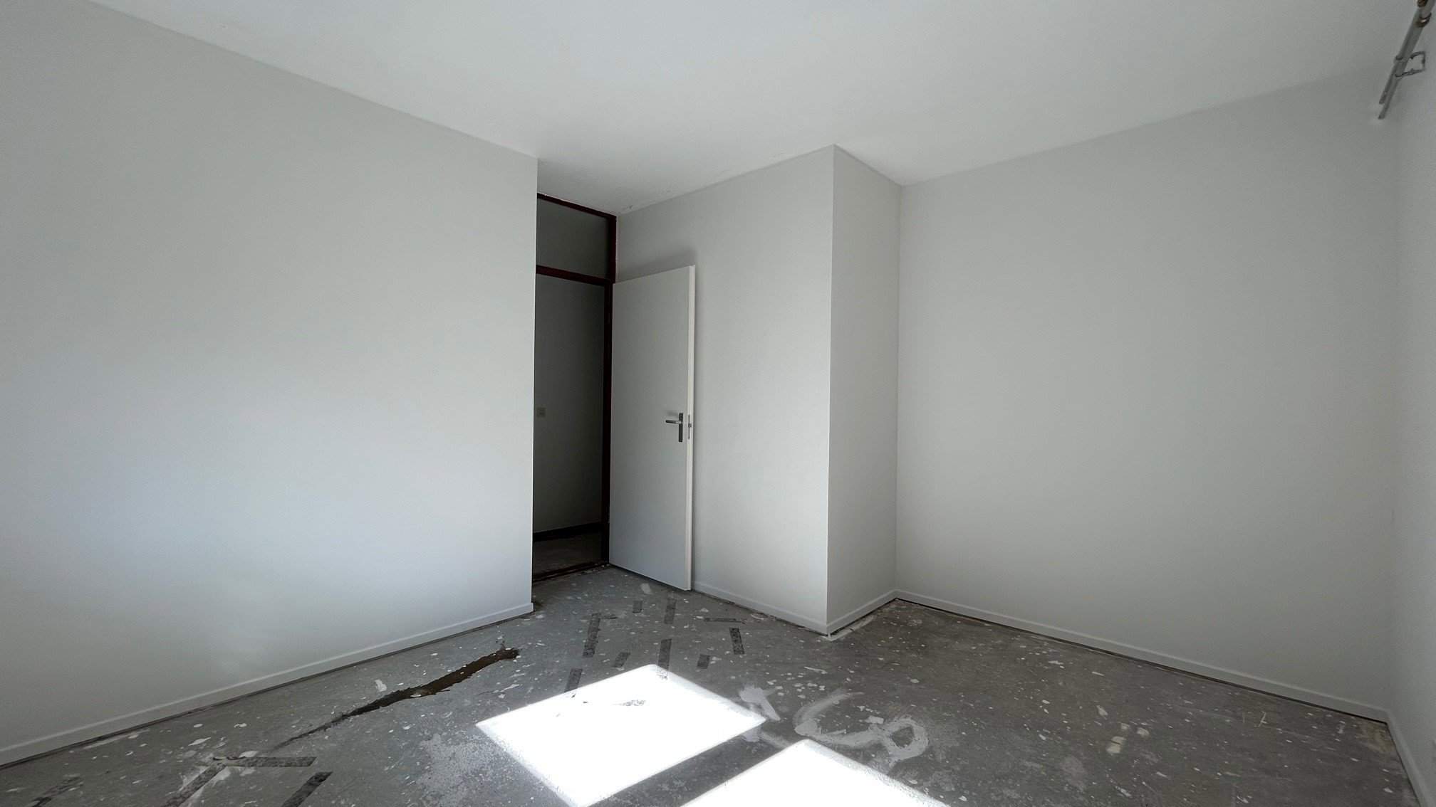 Image 20 of 27