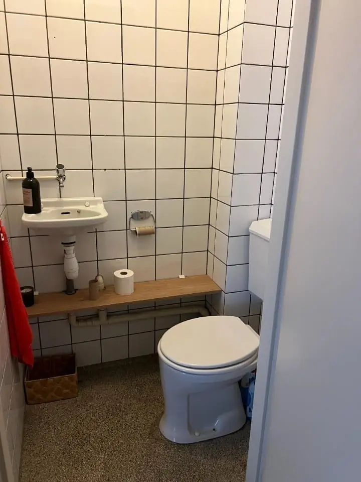 Image 6 of 6