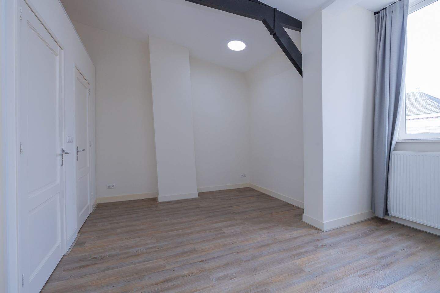 Image 20 of 32