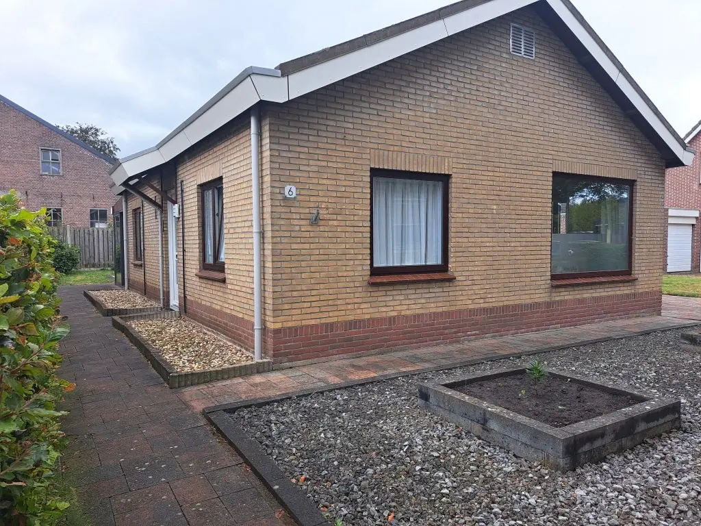 Image 4 of 20