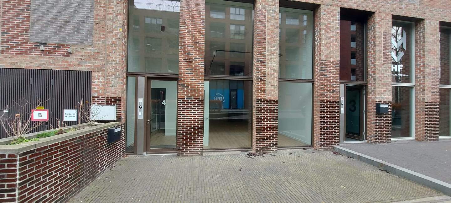 Image 4 of 30