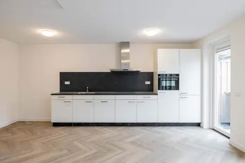 Gerenoveerde eengezinswoning met drie slaapkamers in Den Dolder - Te huur