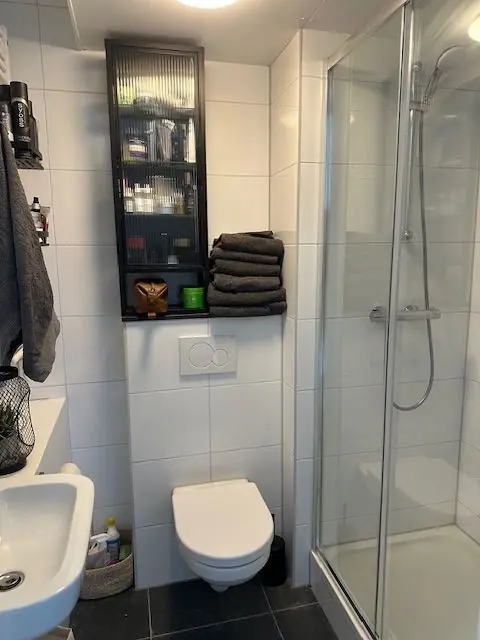 Image 4 of 5