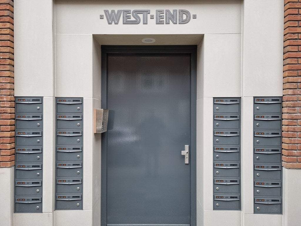 Bild 1 von 16