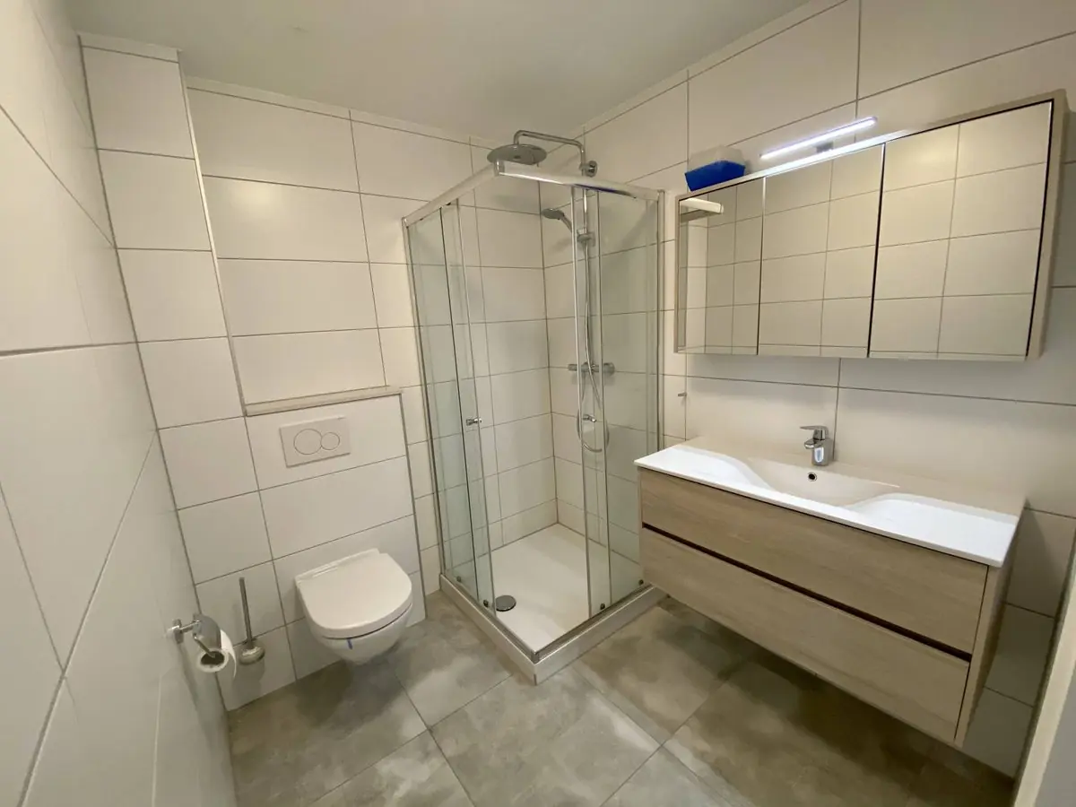 Image 6 of 7
