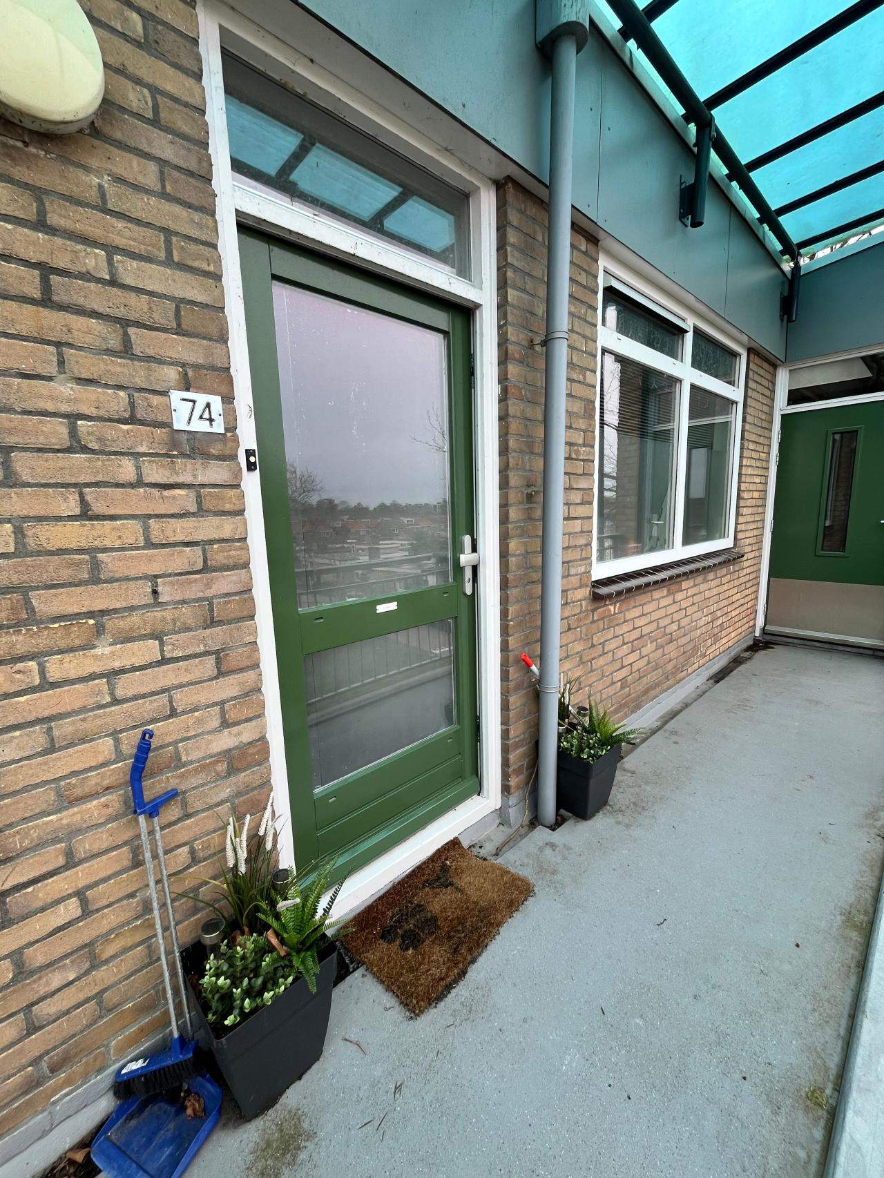 Image 4 of 9
