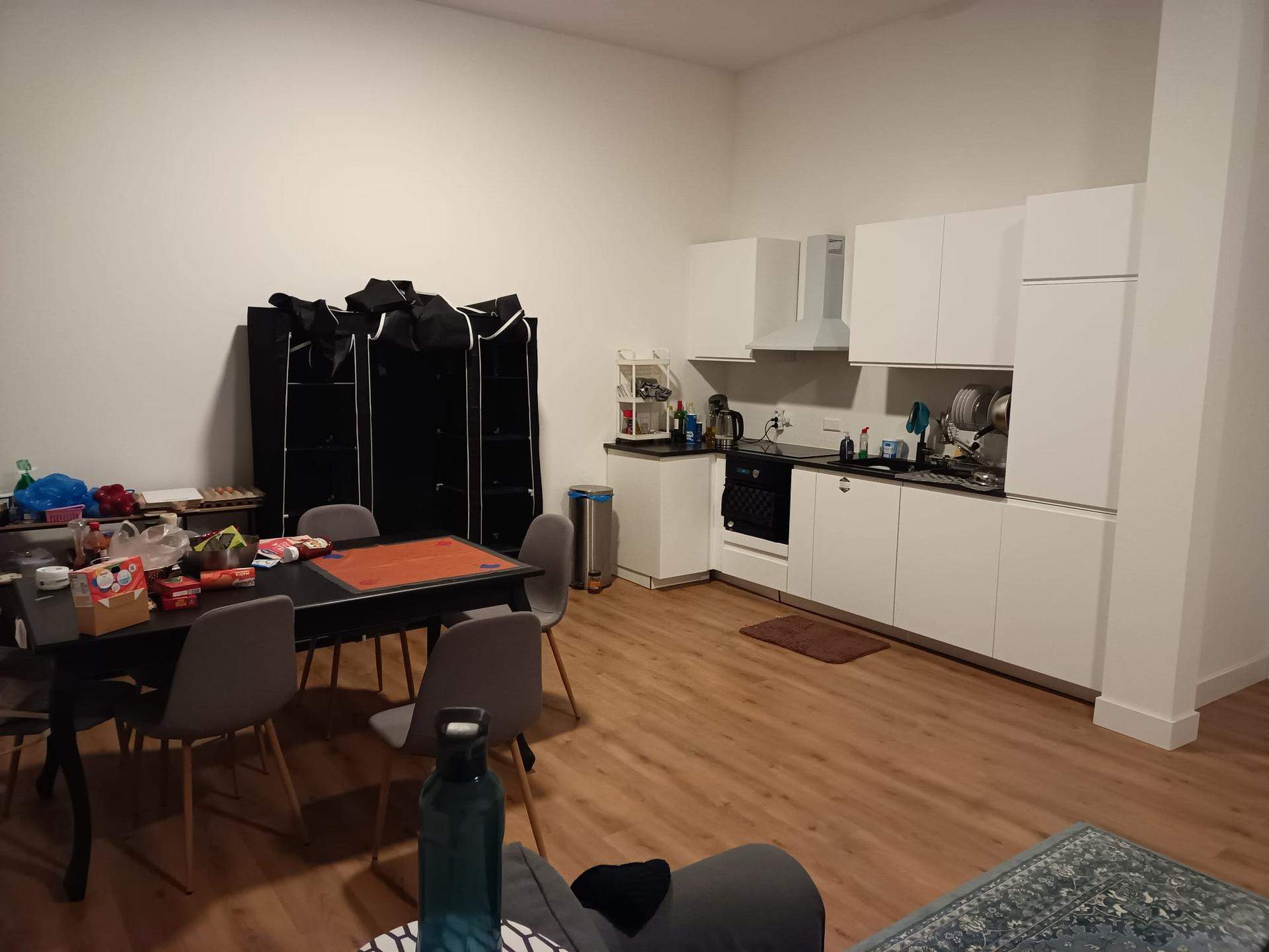 Image 3 of 10