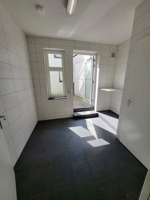Image 10 of 14