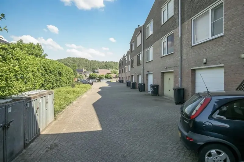 Image 16 of 16
