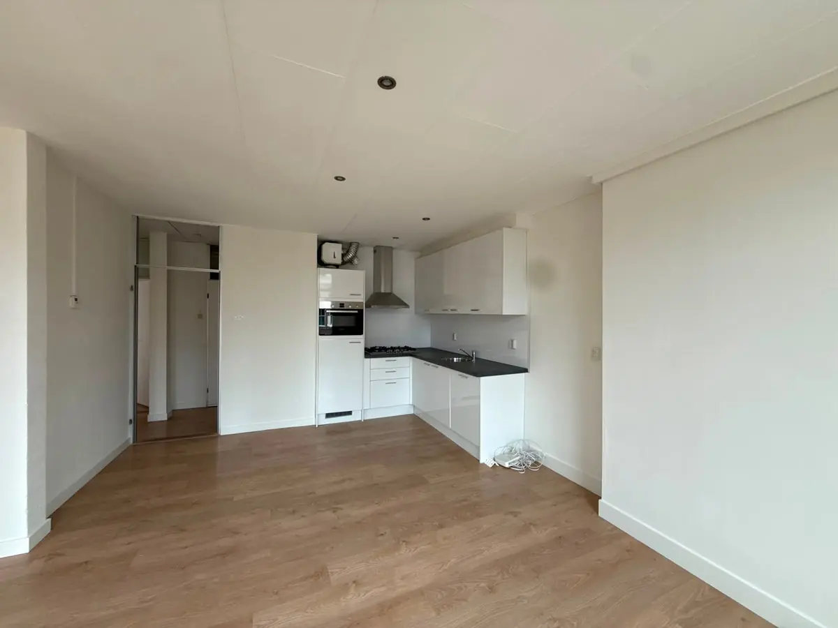 Image 11 of 20