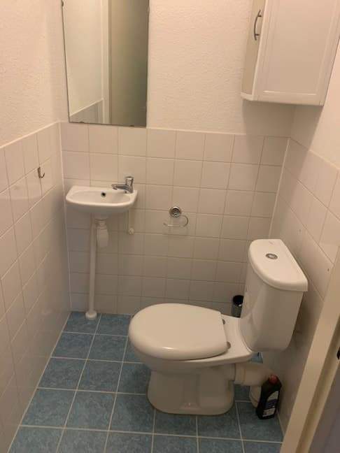 Image 4 of 9