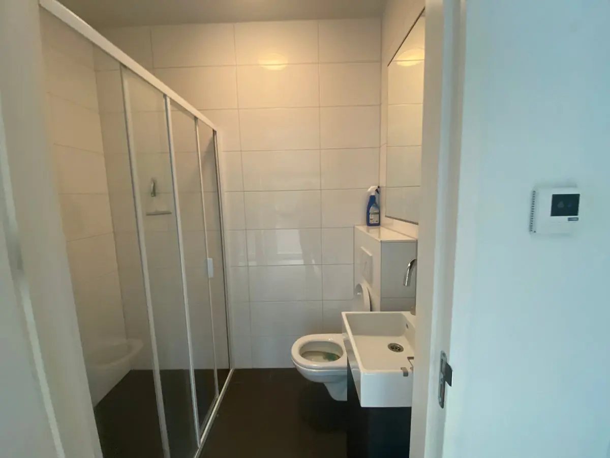 Image 6 of 6