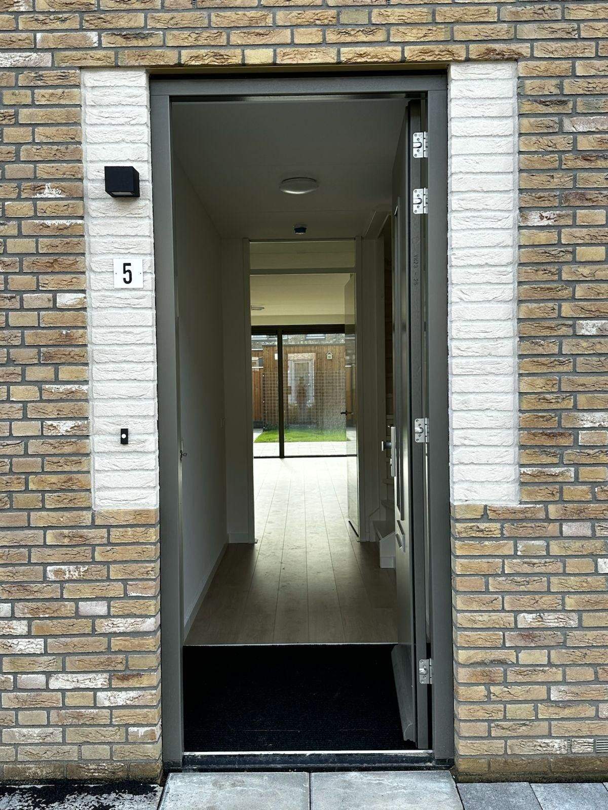 Image 6 of 30