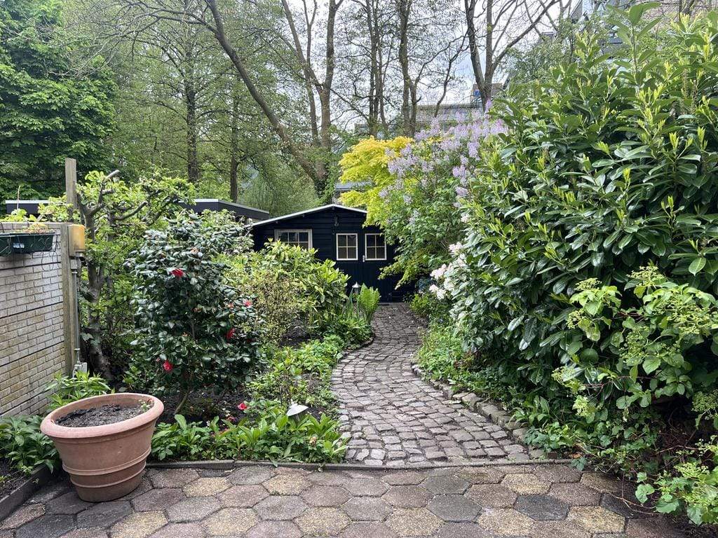 Image 21 of 28