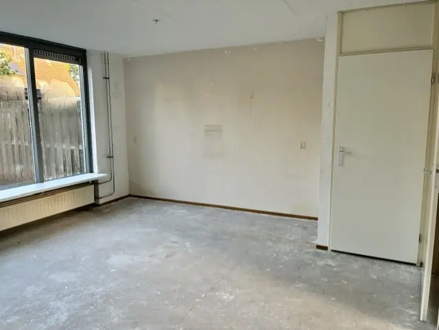 Image 6 of 27