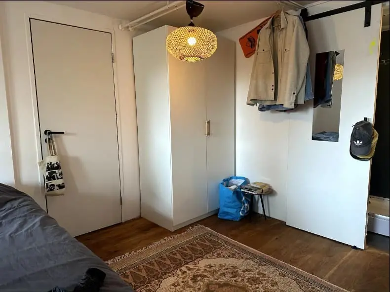 Image 4 of 10