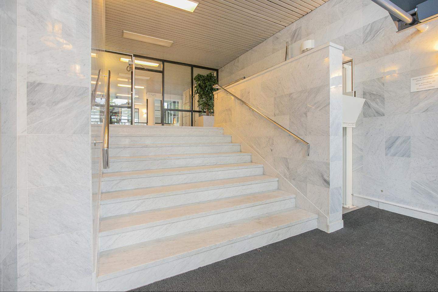 Bild 1 von 9