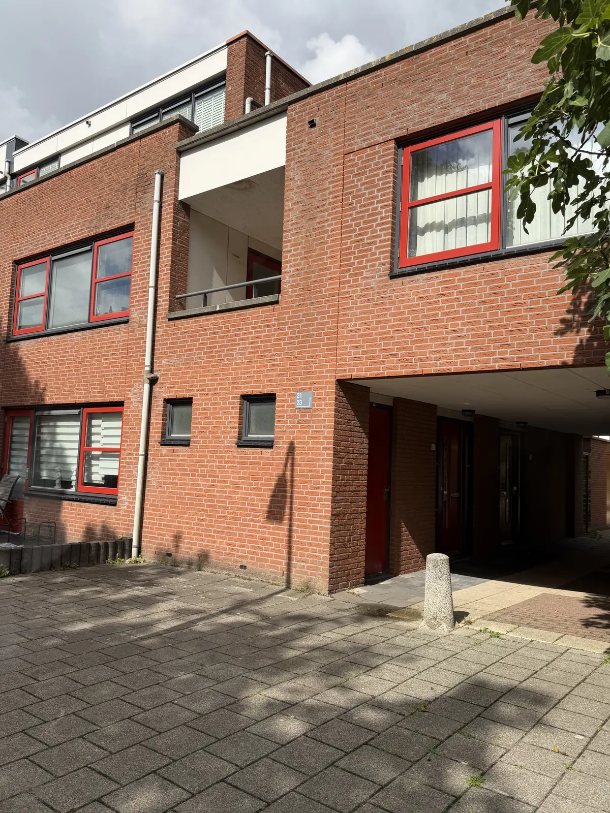 Image 2 of 31