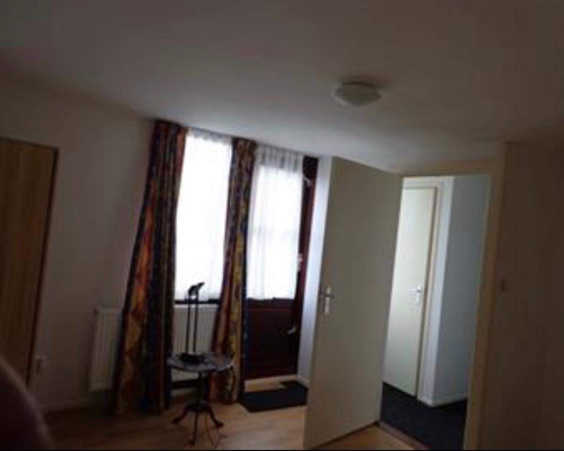 Image 1 sur 4