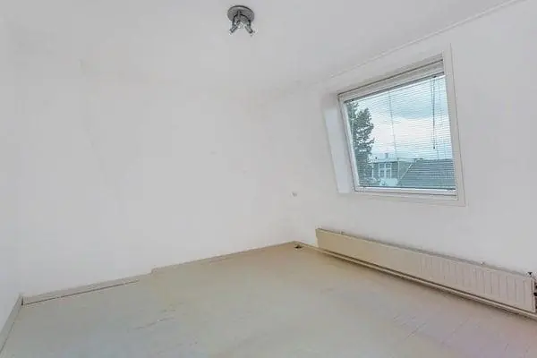 Image 19 of 30