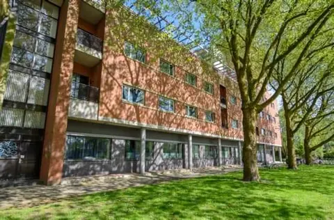 Habitación en Statenweg 682C, Róterdam - En Alquiler