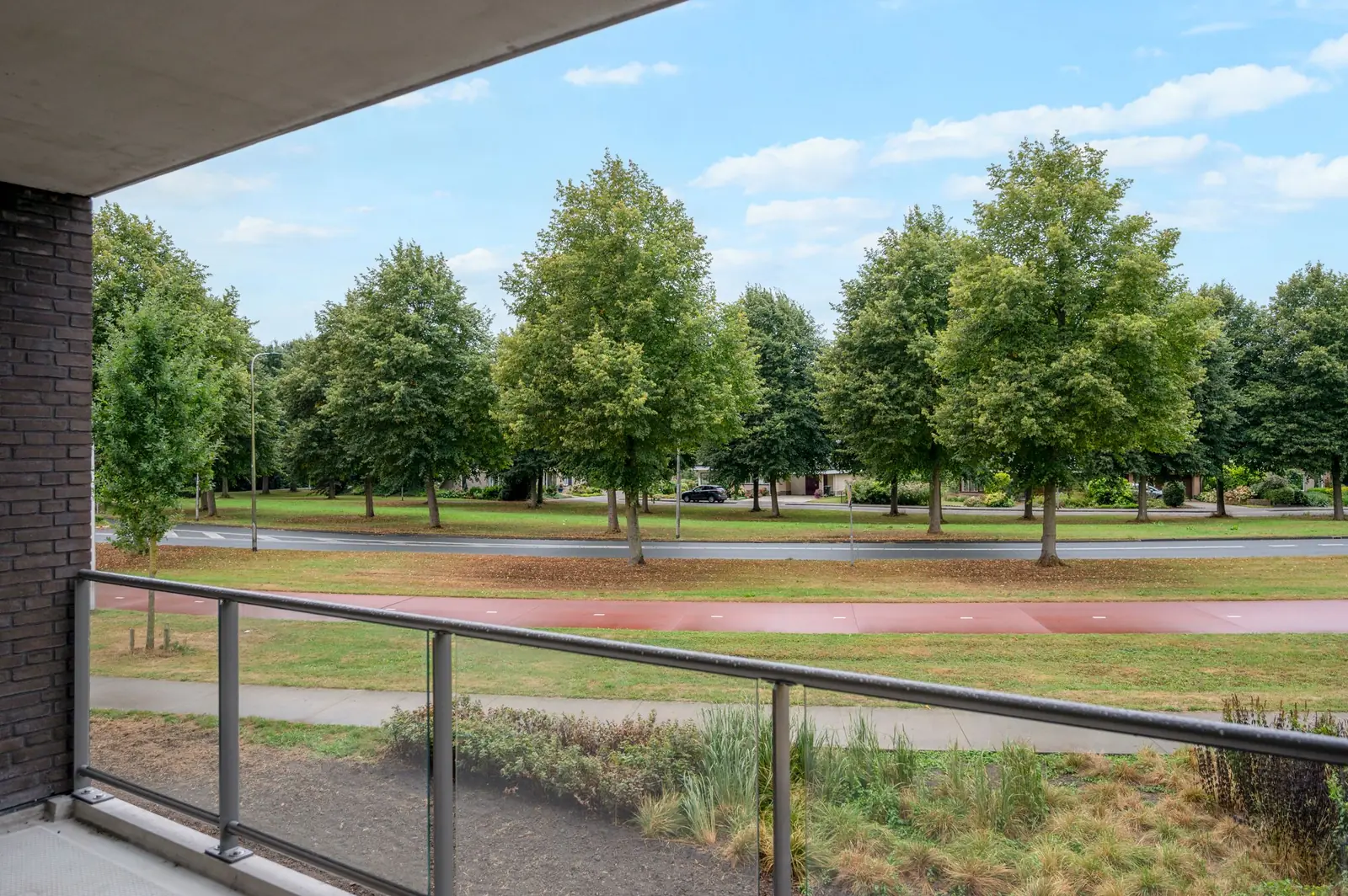 Image 24 of 27