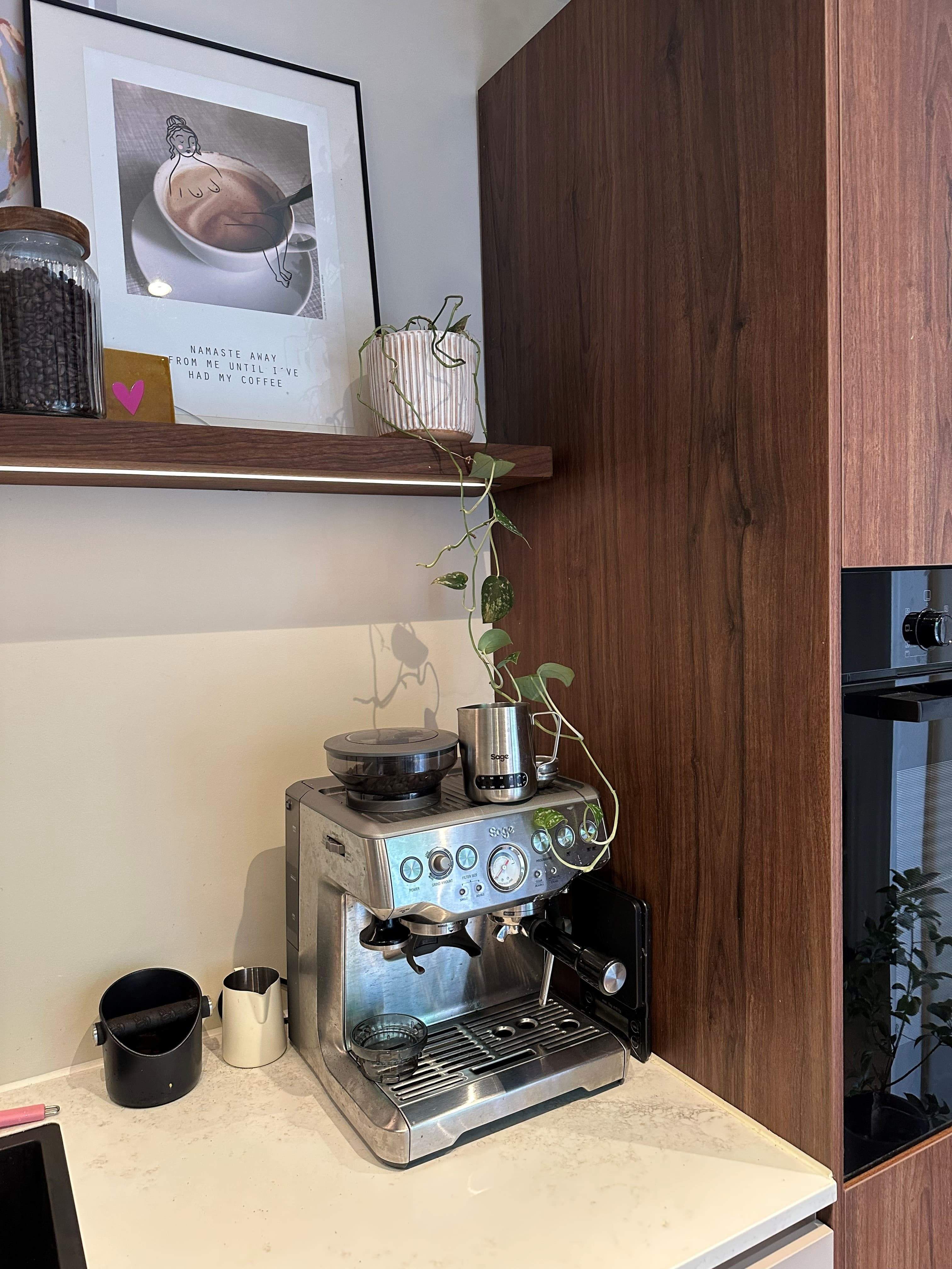 Image 4 of 9