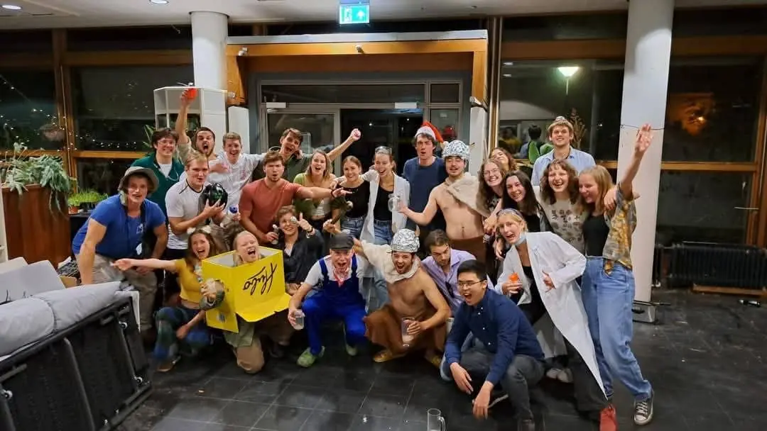 Afbeelding 2 van 9