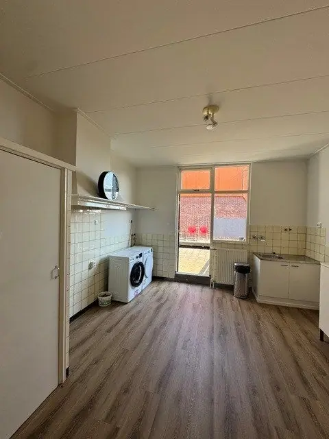 Image 10 of 25