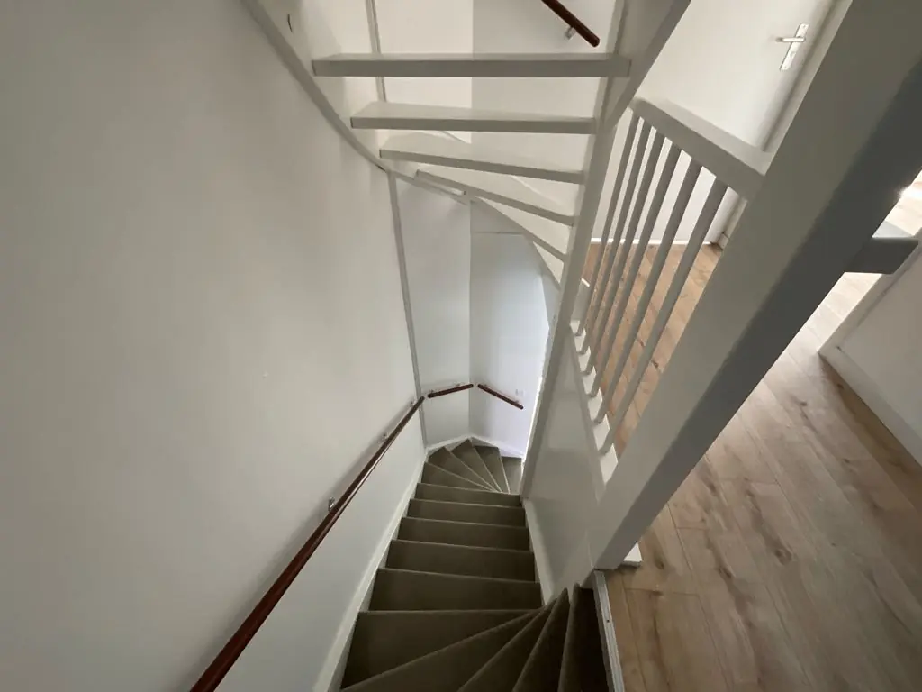Image 7 of 10