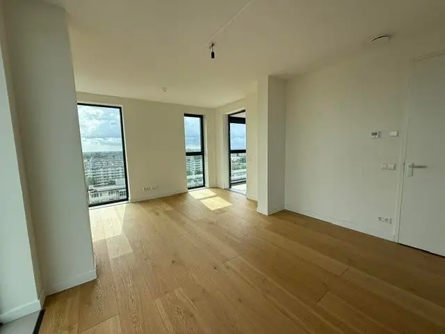Image 4 of 13