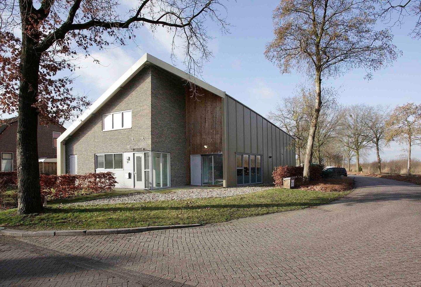 Bild 1 von 12