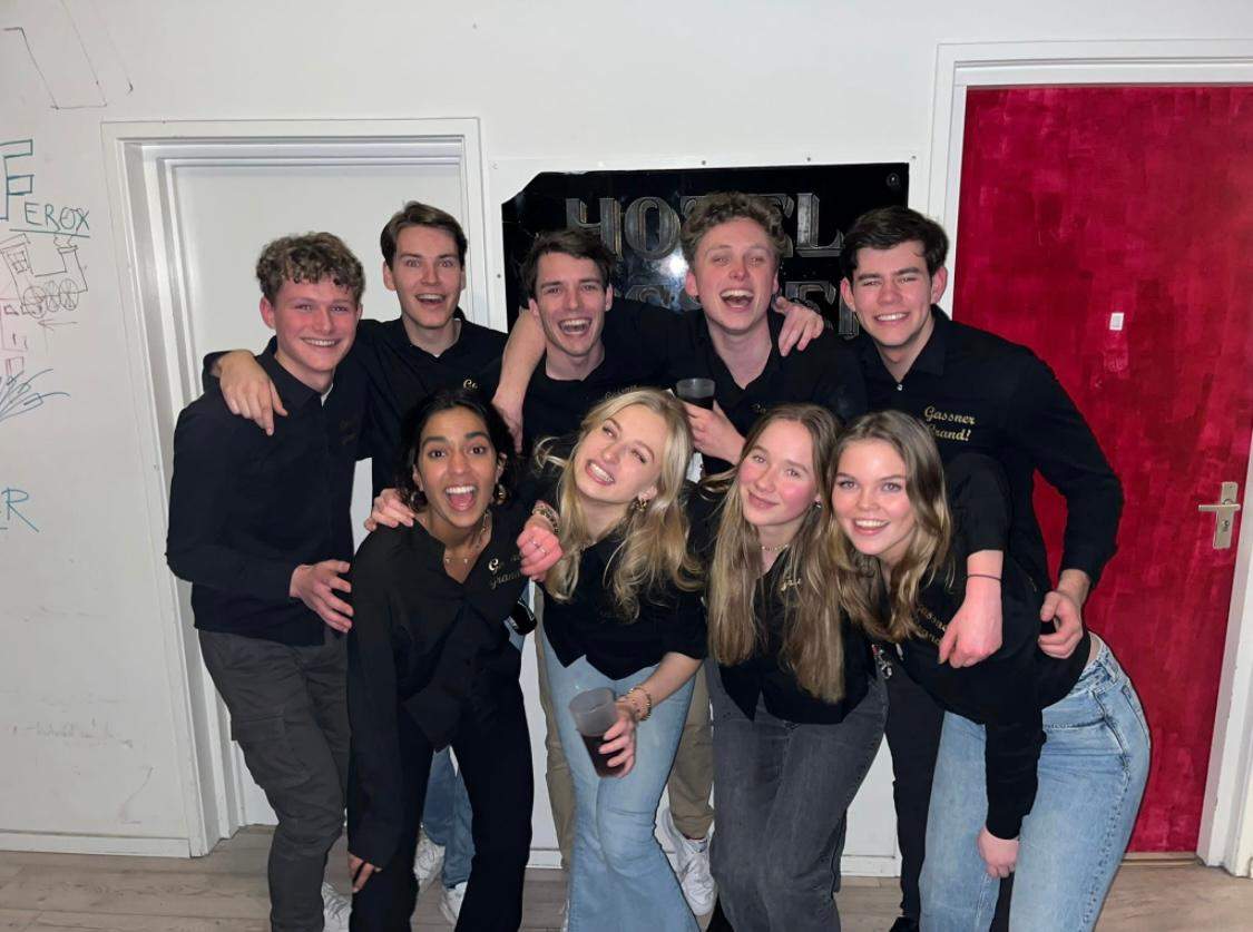 Image 2 of 10