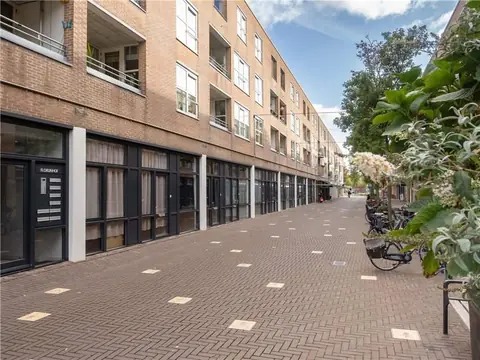 Senior Appartement met Lift aan de Stadhuisstraat 100, Lelystad - 3 Slaapkamers, 89 m²