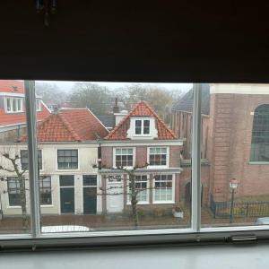 Image 2 of 8