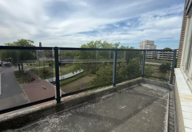 Image 4 of 10