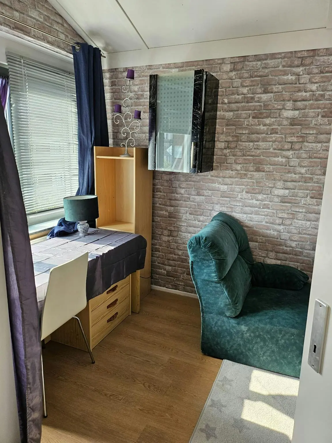 Image 2 of 24