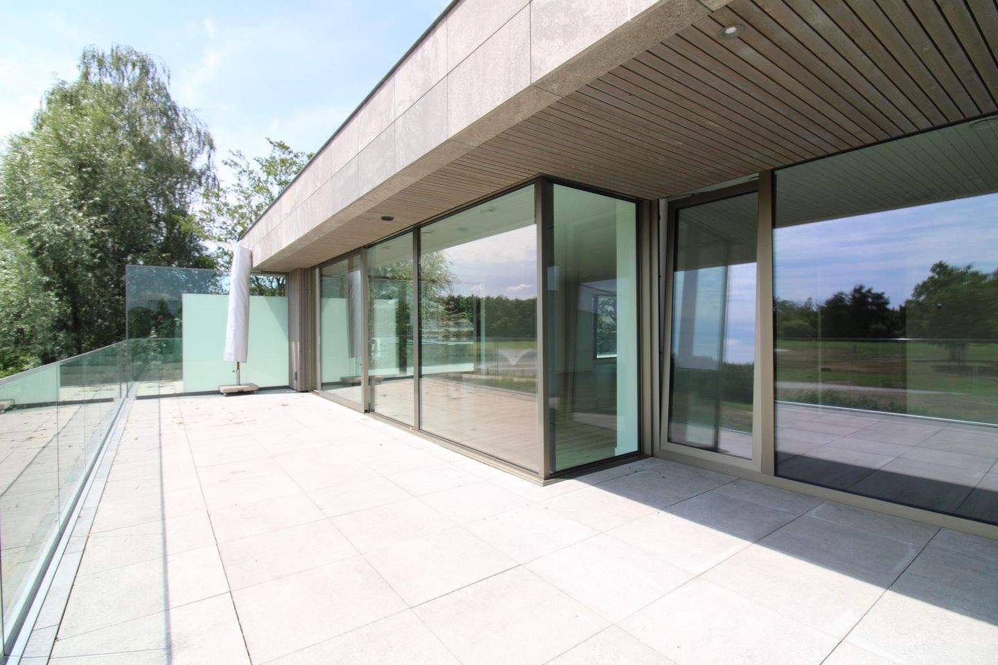 Image 10 of 18