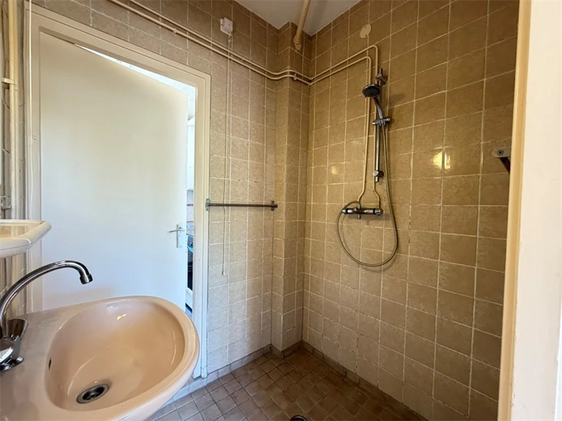 Image 11 of 15